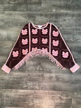 House of Harlow 1960 Pink Floral Crochet Fringe Shrug 🎀